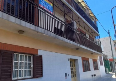 Departamento 3 ambientes al frente (Gral.Pico 1106)